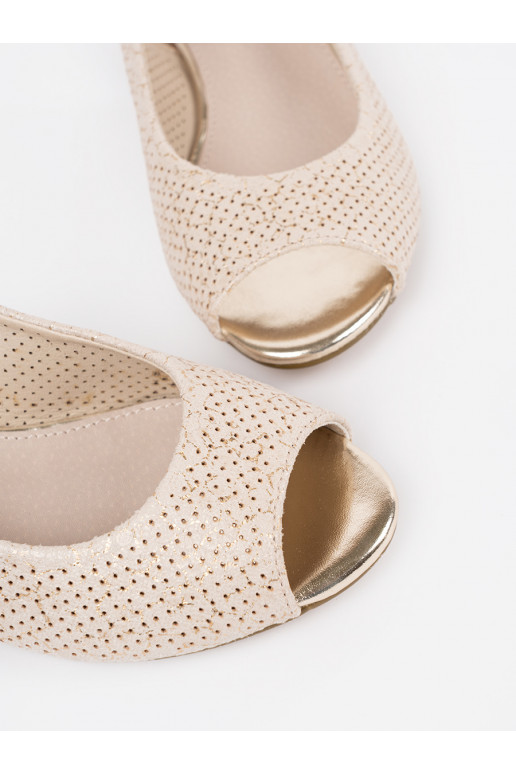 Ziloņkaula krāsas  kurpes 