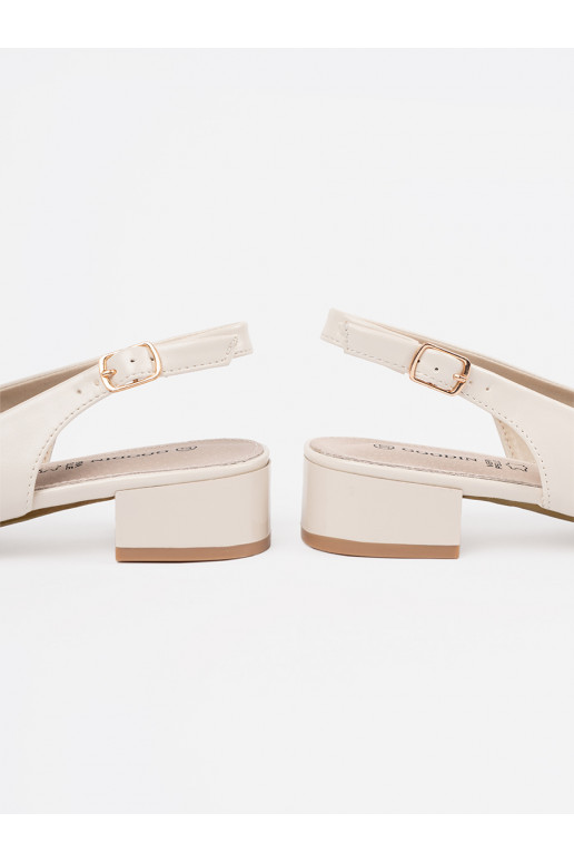 Ziloņkaula krāsas  kurpes 