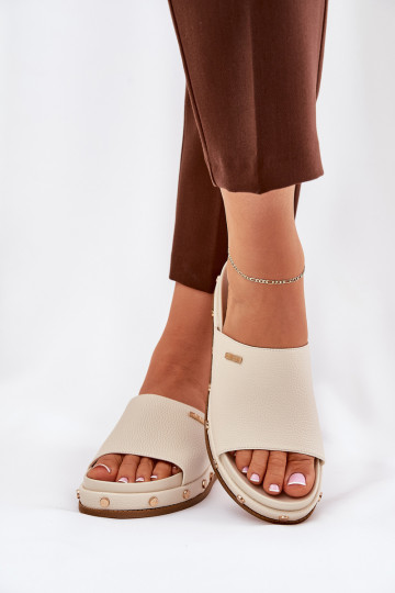 sieviešu čības ar platformu ar kniedēm Big Star RR274215 smilšu krāsas 2