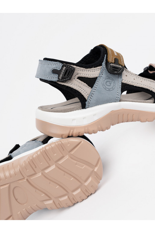 Dažādu krāsu sandales 