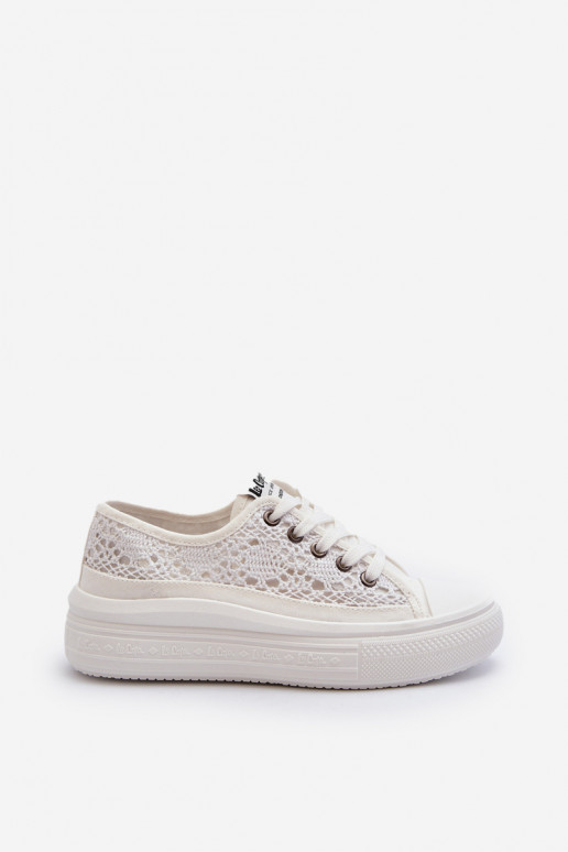Ar mežģīnēm sieviešu puszābaki Lee Cooper LCW-23-44-1617 baltas krāsas Ar mežģīnēm sieviešu puszābaki Lee Cooper LCW-23-44-1617 baltas krāsas