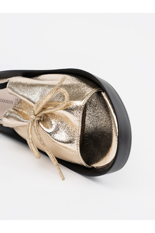 Zelta krāsas kurpes  ze skórzaną wkładką