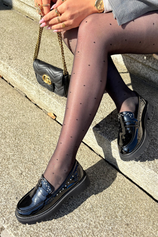 Sieviešu mokasīnas ar lakotu efektu un dekorāciju bordo krāsā