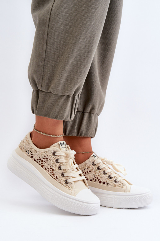 Ar mežģīnēm sieviešu puszābaki Lee Cooper LCW-23-44-1620 smilšu krāsas Ar mežģīnēm sieviešu puszābaki Lee Cooper LCW-23-44-1620 smilšu krāsas