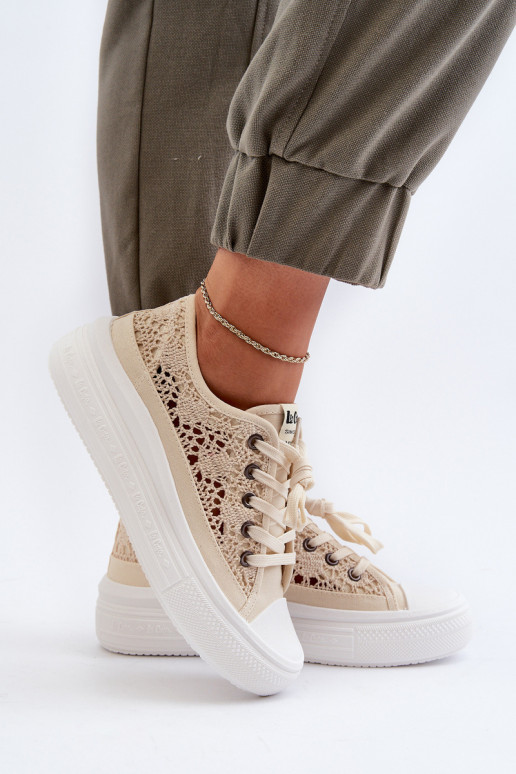 Ar mežģīnēm sieviešu puszābaki Lee Cooper LCW-23-44-1620 smilšu krāsas Ar mežģīnēm sieviešu puszābaki Lee Cooper LCW-23-44-1620 smilšu krāsas