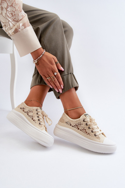 Ar mežģīnēm sieviešu puszābaki Lee Cooper LCW-23-44-1620 smilšu krāsas Ar mežģīnēm sieviešu puszābaki Lee Cooper LCW-23-44-1620 smilšu krāsas