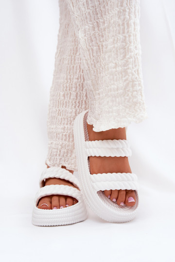 Vieglas čības uz pirksta  sieviešu čības ar platformu S.Barski ZK51-001 baltas krāsas