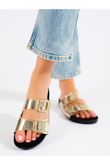 Zelta krāsas čības