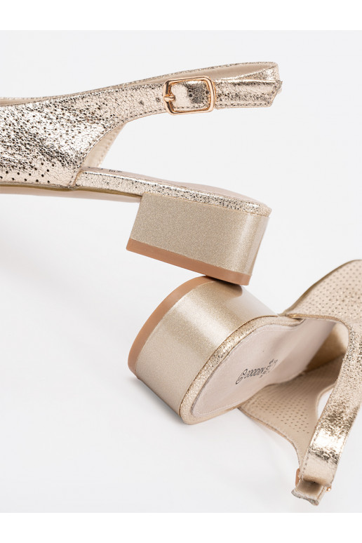 Zelta krāsas  kurpes  Zelta krāsas  kurpes