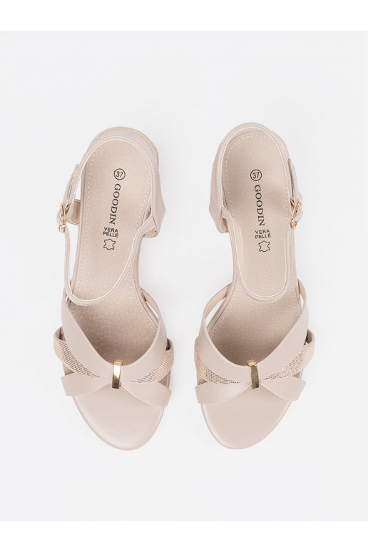 sandales uz papēža 