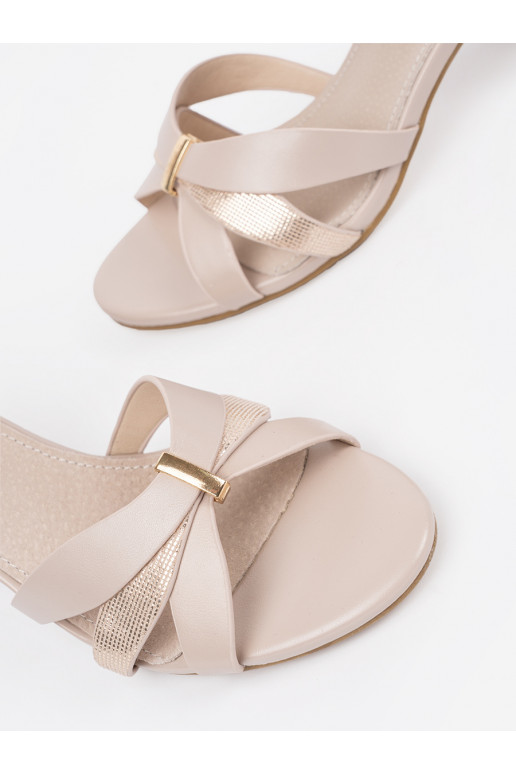 sandales uz papēža 