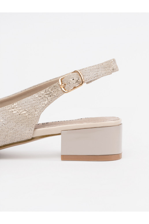 smilšu krāsas kurpes 