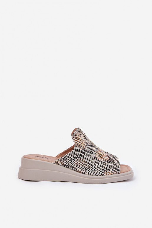 sieviešu čības  ar rāvējslēdzējiem  smilšu krāsas Irriva