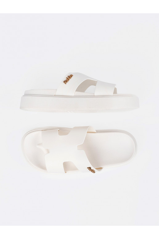 Čības  balta krāsa ar platformu