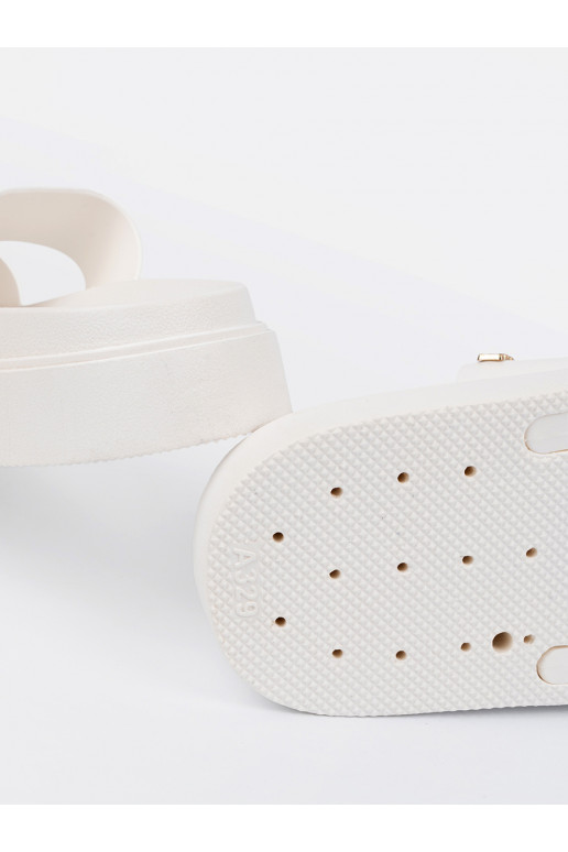 Čības  balta krāsa ar platformu