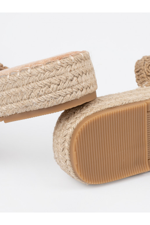 Čības   ar platformu 