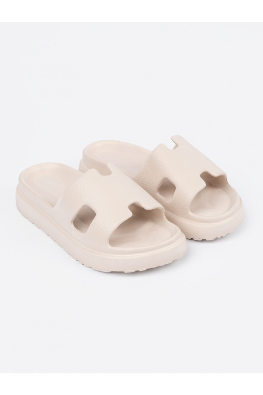 Čības  ar platformu 