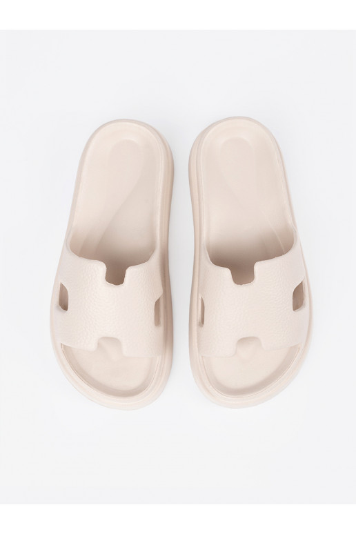 Čības  ar platformu 