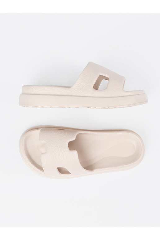 Čības  ar platformu 