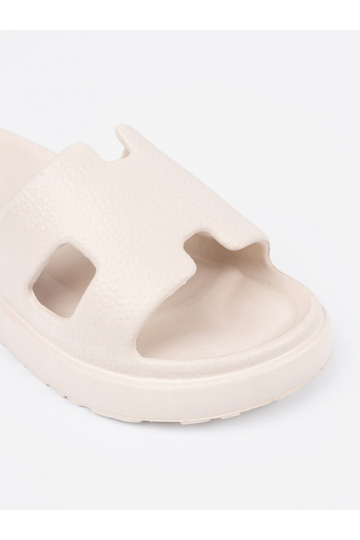 Čības  ar platformu 