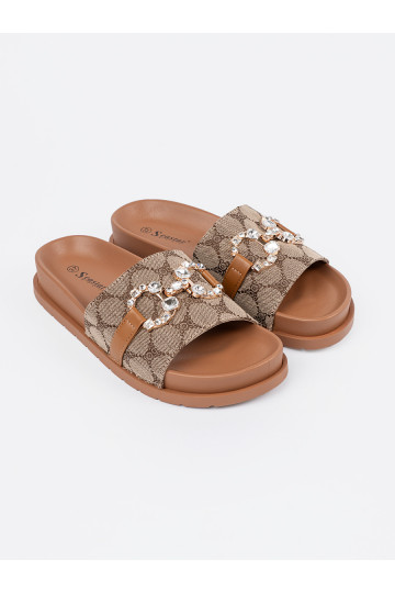 brūnas krāsas čības  ze zdobieniem 2