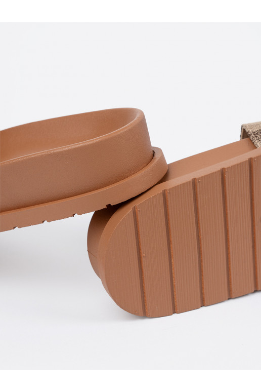 brūnas krāsas čības  ze zdobieniem