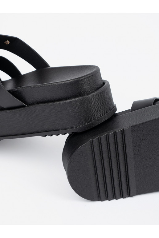 Čības  ar platformu Melnas krāsas