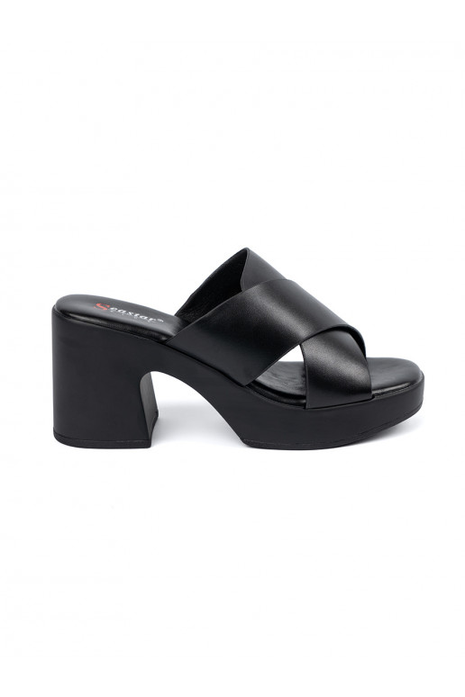 Melns čības  uz papēža