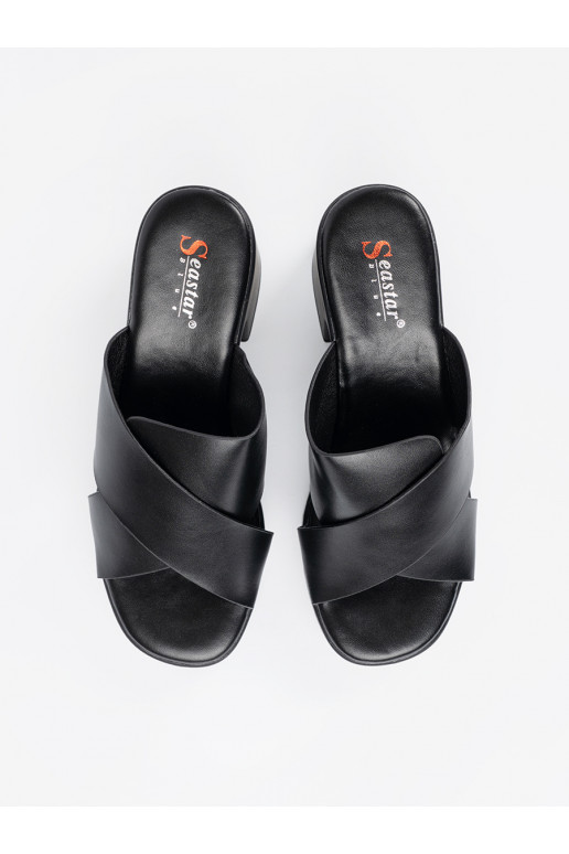 Melns čības  uz papēža