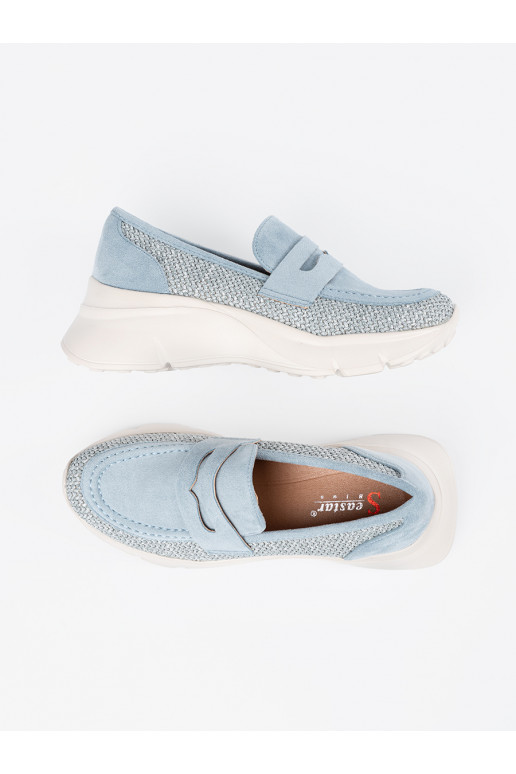 Zilas krāsas kurpes 