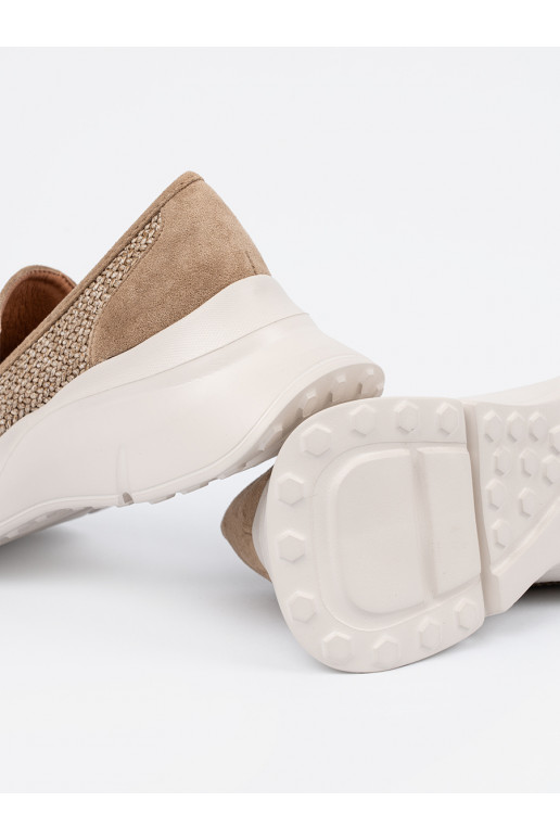 smilšu krāsas kurpes 