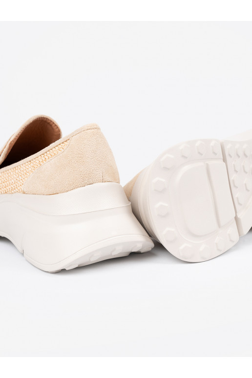 Ziloņkaula krāsas kurpes 