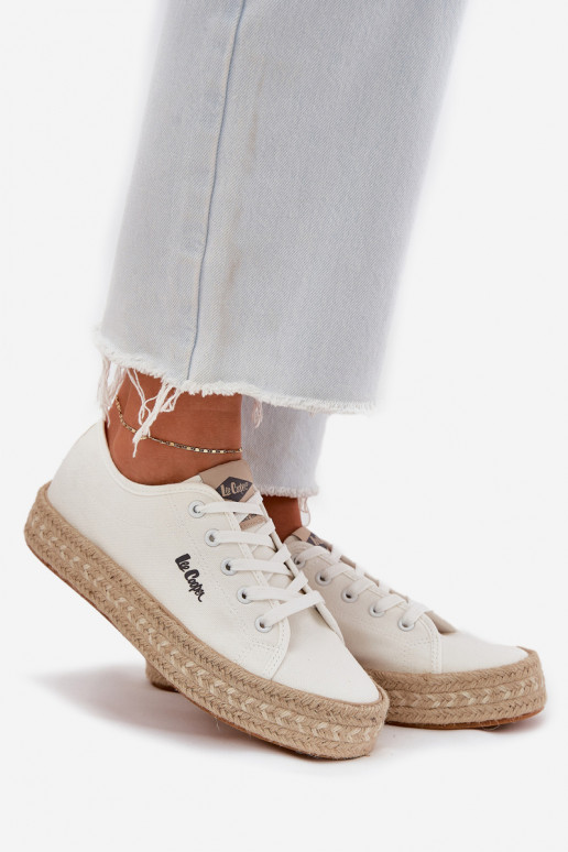 Brīvā laika apavi ar šņorēm Lee Cooper LCIN-25-44-3217 baltā krāsā Brīvā laika apavi ar šņorēm Lee Cooper LCIN-25-44-3217 baltā krāsā