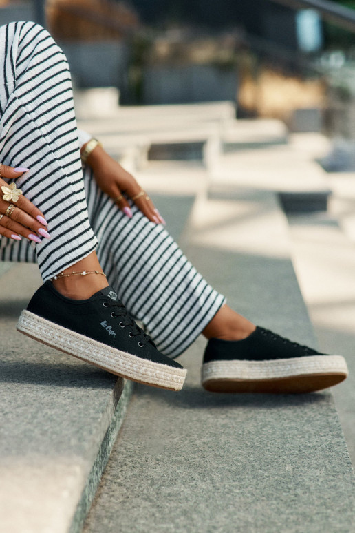 Brīvā laika apavi ar šņorēm Lee Cooper LCIN-25-44-3216 melnā krāsā Brīvā laika apavi ar šņorēm Lee Cooper LCIN-25-44-3216 melnā krāsā