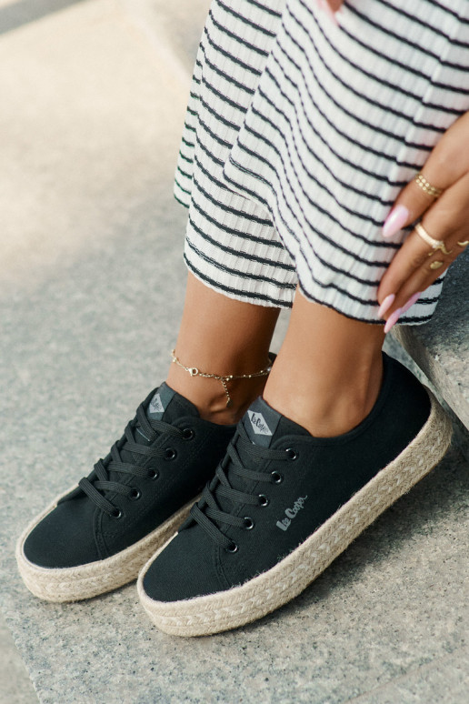 Brīvā laika apavi ar šņorēm Lee Cooper LCIN-25-44-3216 melnā krāsā Brīvā laika apavi ar šņorēm Lee Cooper LCIN-25-44-3216 melnā krāsā