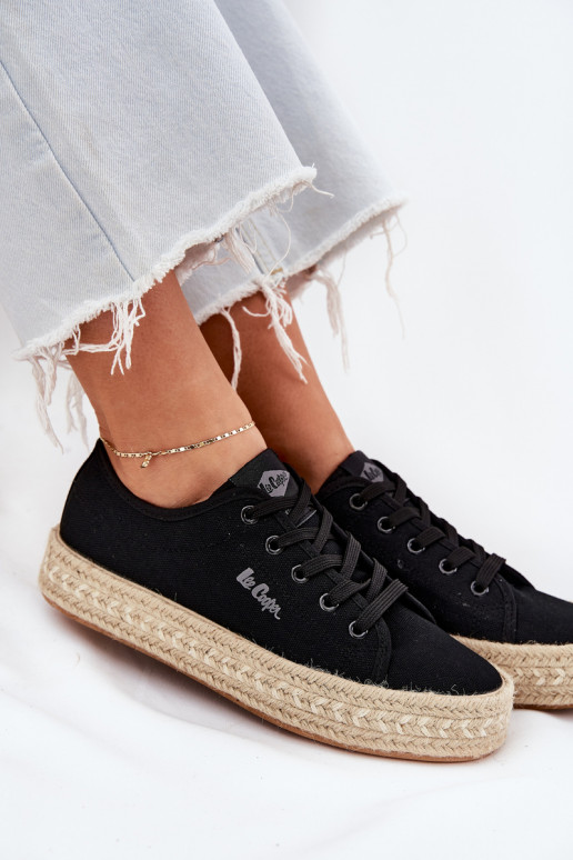 Brīvā laika apavi ar šņorēm Lee Cooper LCIN-25-44-3216 melnā krāsā Brīvā laika apavi ar šņorēm Lee Cooper LCIN-25-44-3216 melnā krāsā