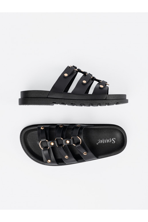 Melns čības   ozdobione trzema paskami