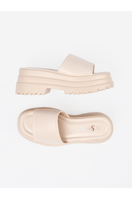 Čības ar platformu 