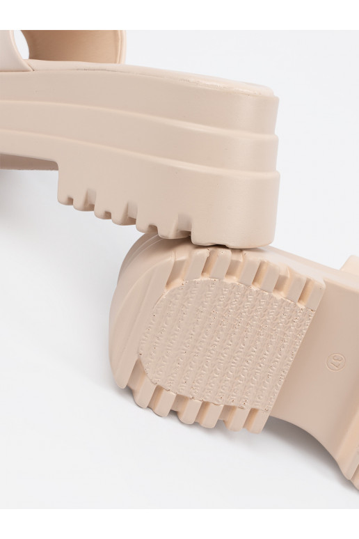 Čības ar platformu 