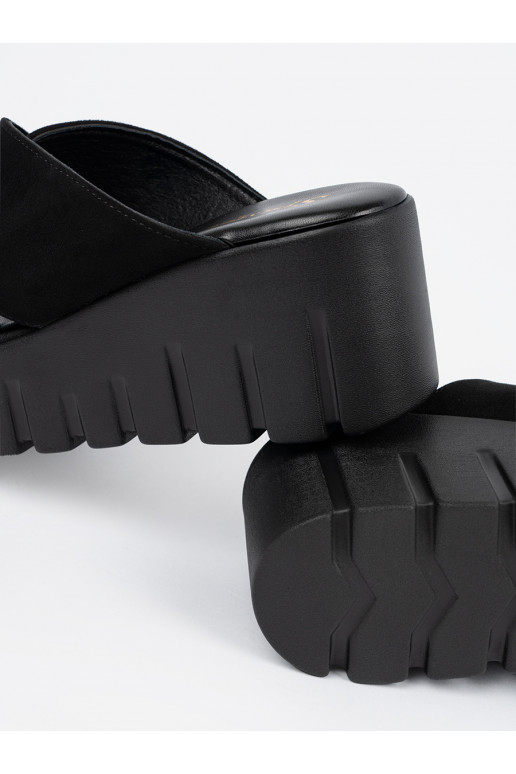 zamšādas čības    Melnas krāsas zamšādas čības    Melnas krāsas