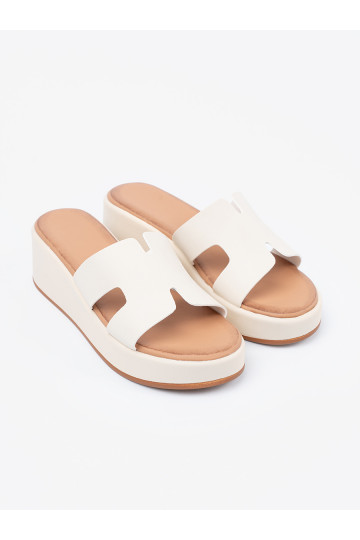 Sieviešu čības ar platformu  2