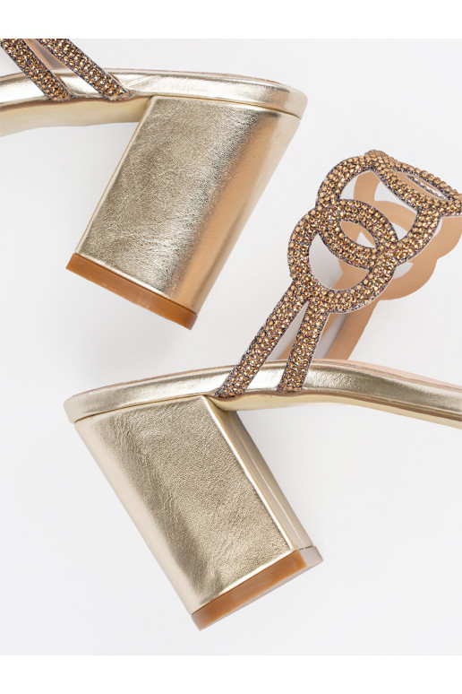 Zelta krāsas čības  uz papēža Sergio Leone Zelta krāsas čības  uz papēža Sergio Leone