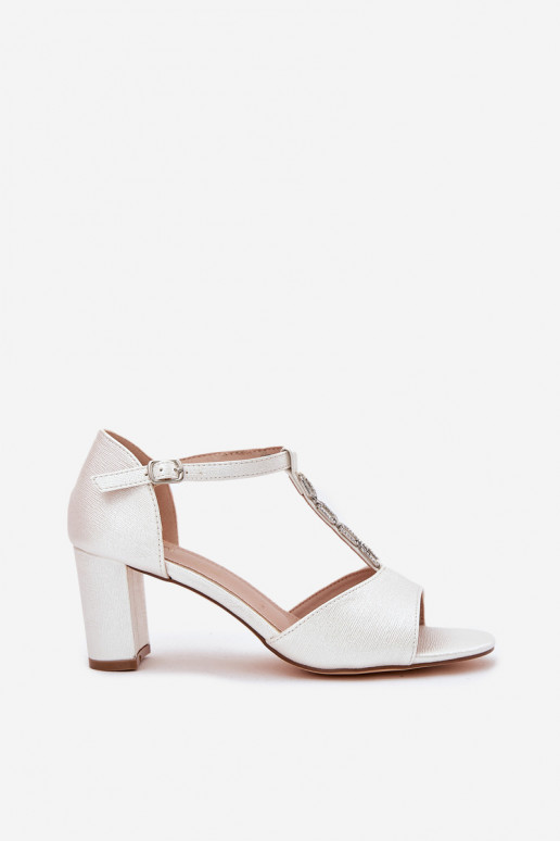 Sieviešu basenes ar dekorētiem papēžiem  baltas krāsas Triavera