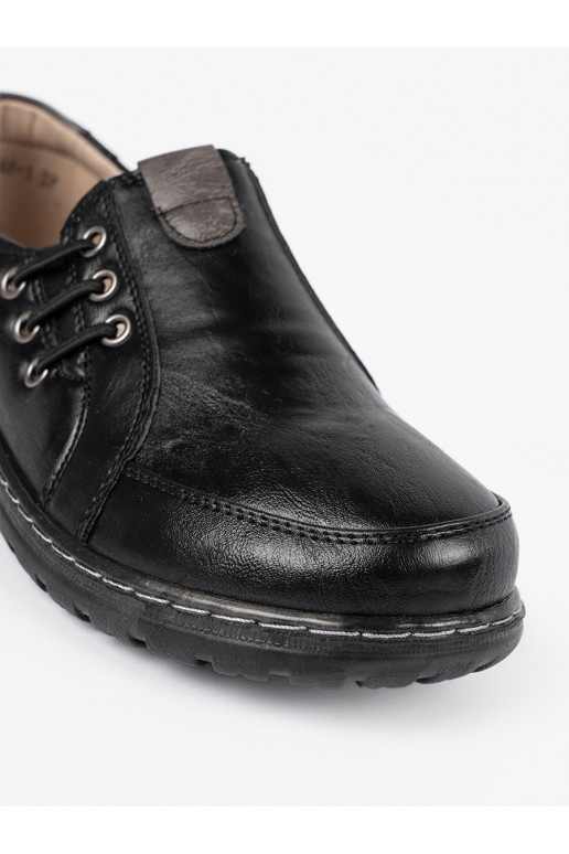 Melnas krāsas  kurpes  Melnas krāsas  kurpes