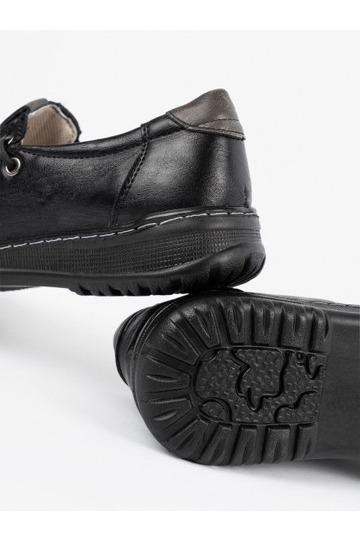 Melnas krāsas  kurpes  Melnas krāsas  kurpes