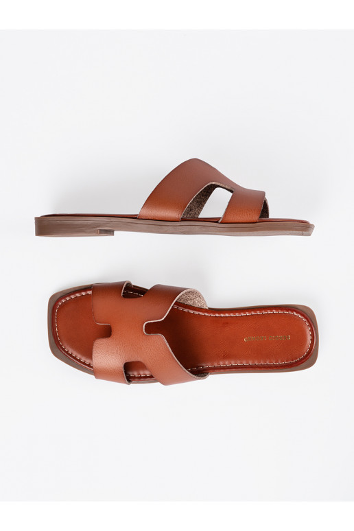 brūnas krāsas čības  