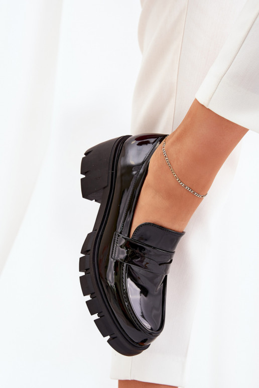 Sieviešu apavi ar lakota efektu uz... Sieviešu apavi ar lakota efektu uz...