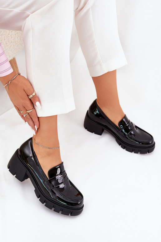 Sieviešu apavi ar lakota efektu uz... Sieviešu apavi ar lakota efektu uz...