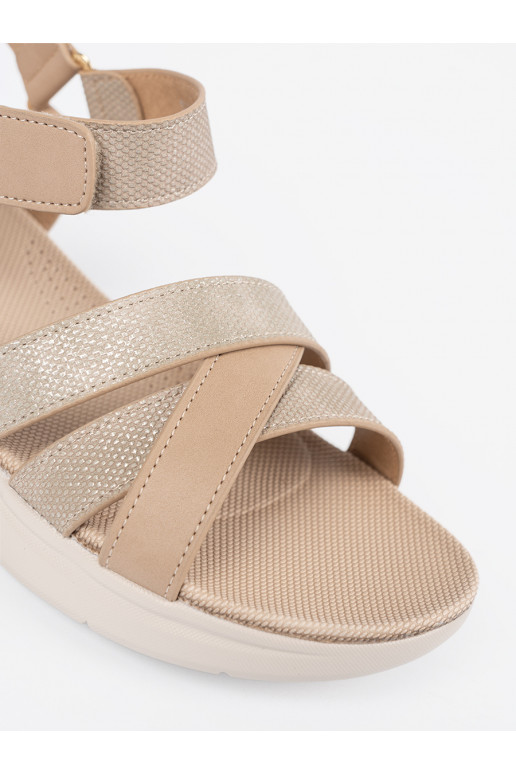 Ziloņkaula krāsas kurpes 