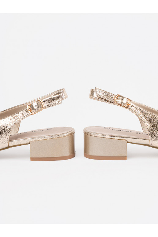 Zelta krāsas kurpes 